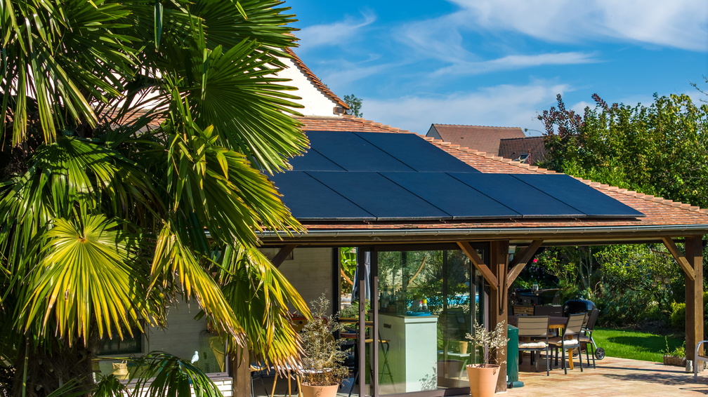 Panneaux photovoltaïques installés sur une toiture